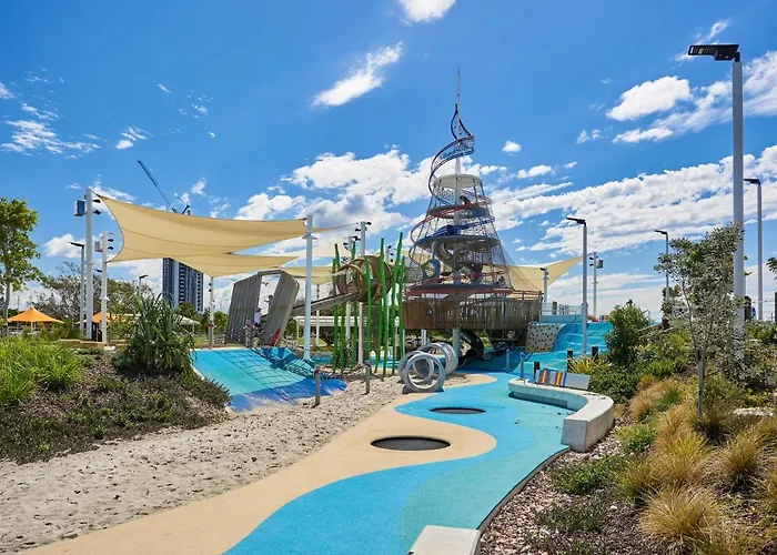 Comfort Two Bedroom Apartment Next To Water Park In Southport